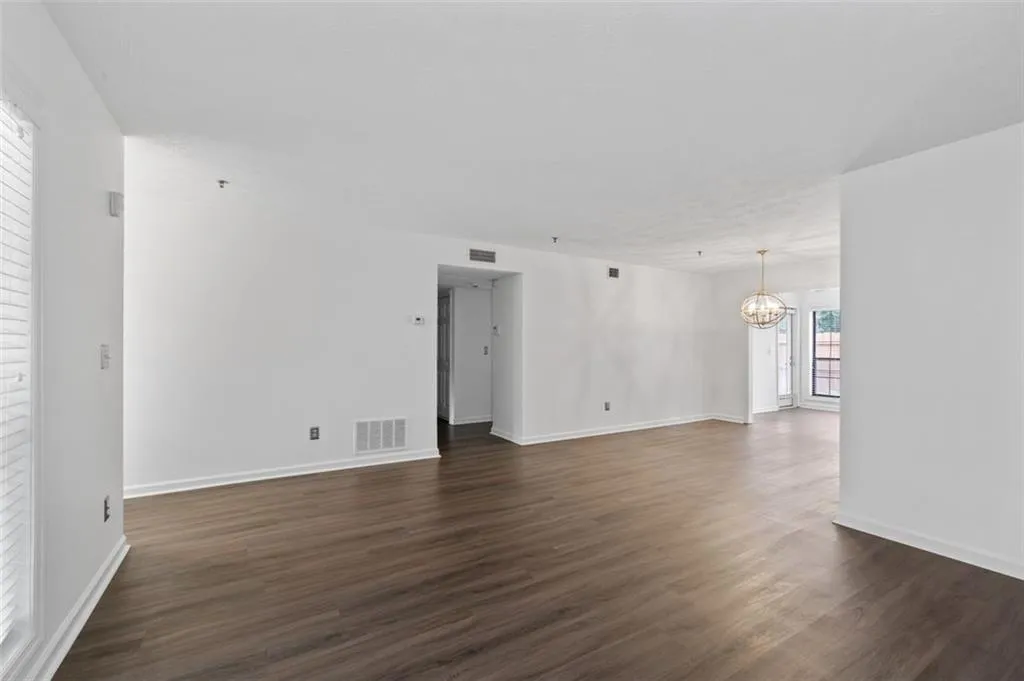4531 Vinings Central Trace Se Unit 83, Atlanta, Georgia 30339, 2 Bedrooms Bedrooms, ,2 BathroomsBathrooms,Residential,For Sale,4531 Vinings Central Trace Se Unit 83,7631941