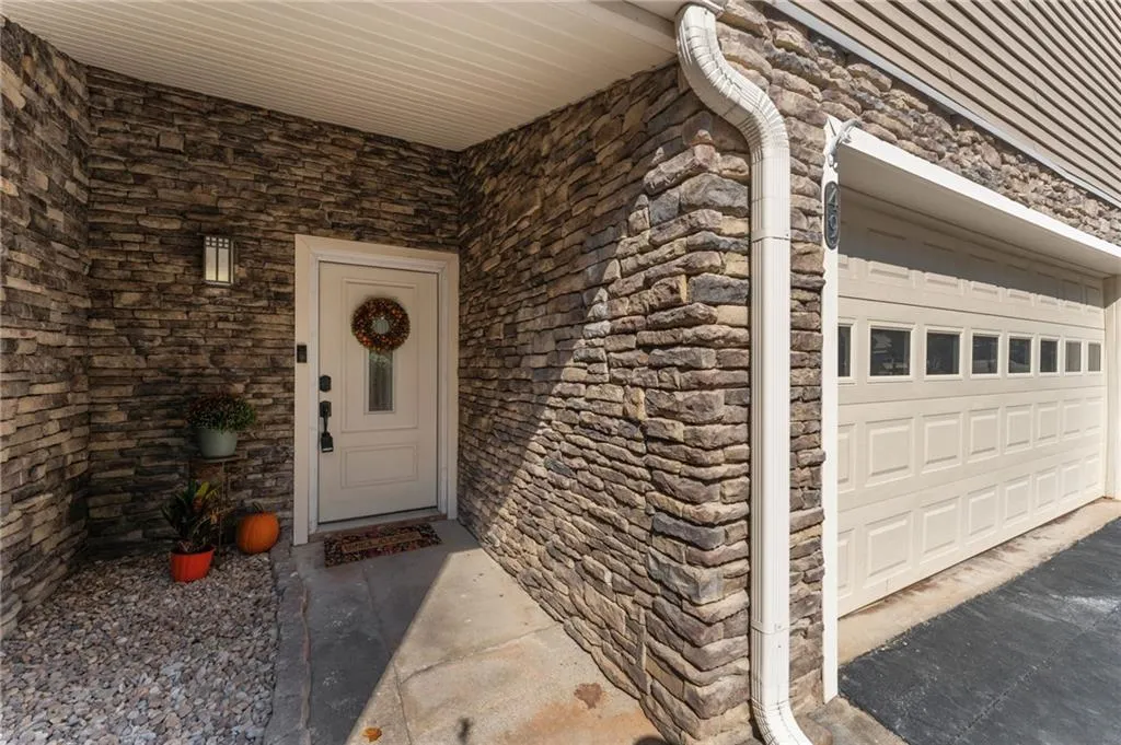 49 Basswood Circle, Atlanta, Georgia 30328, 4 Bedrooms Bedrooms, ,3 BathroomsBathrooms,Residential,For Sale,49 Basswood Circle,7705874