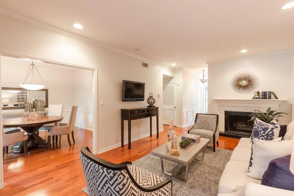 5241 Glenridge Drive, Atlanta, Georgia 30342, 3 Bedrooms Bedrooms, ,2 BathroomsBathrooms,Residential,Sold,5241 Glenridge Drive,6056216