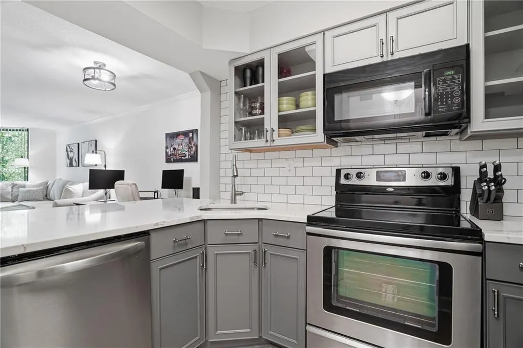 2870 Pharr Court South Nw Unit 207, Atlanta, Georgia 30305, 1 Bedroom Bedrooms, 0 ,1 BathroomBathrooms,Residential,For Sale,2870 Pharr Court South Nw Unit 207,7762316