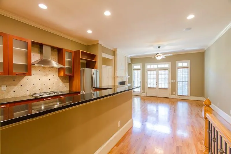 3127 Lenox Road Ne Unit 23, Atlanta, Georgia 30324, 4 Bedrooms Bedrooms, ,4 BathroomsBathrooms,Residential,Sold,3127 Lenox Road Ne Unit 23,5610273