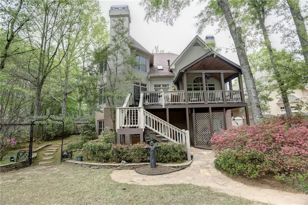 195 Ledgemont Court, Sandy Springs, Georgia 30342, 4 Bedrooms Bedrooms, ,4 BathroomsBathrooms,Residential,Sold,195 Ledgemont Court,5834641