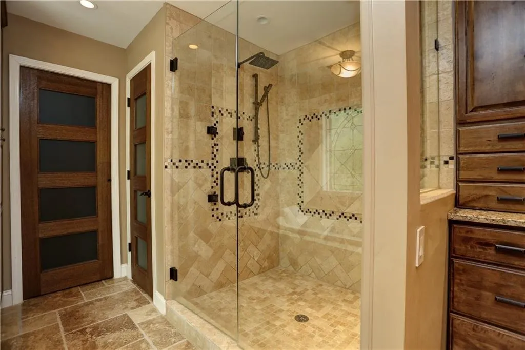 195 Ledgemont Court, Sandy Springs, Georgia 30342, 4 Bedrooms Bedrooms, ,4 BathroomsBathrooms,Residential,Sold,195 Ledgemont Court,5834641
