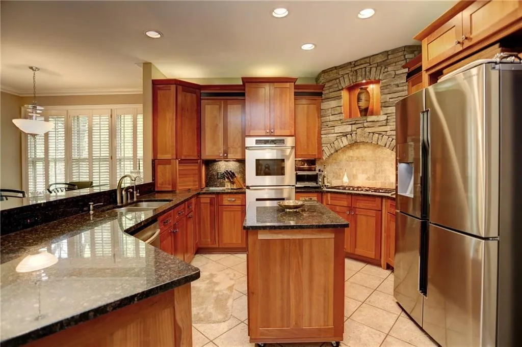 195 Ledgemont Court, Sandy Springs, Georgia 30342, 4 Bedrooms Bedrooms, ,4 BathroomsBathrooms,Residential,Sold,195 Ledgemont Court,5834641