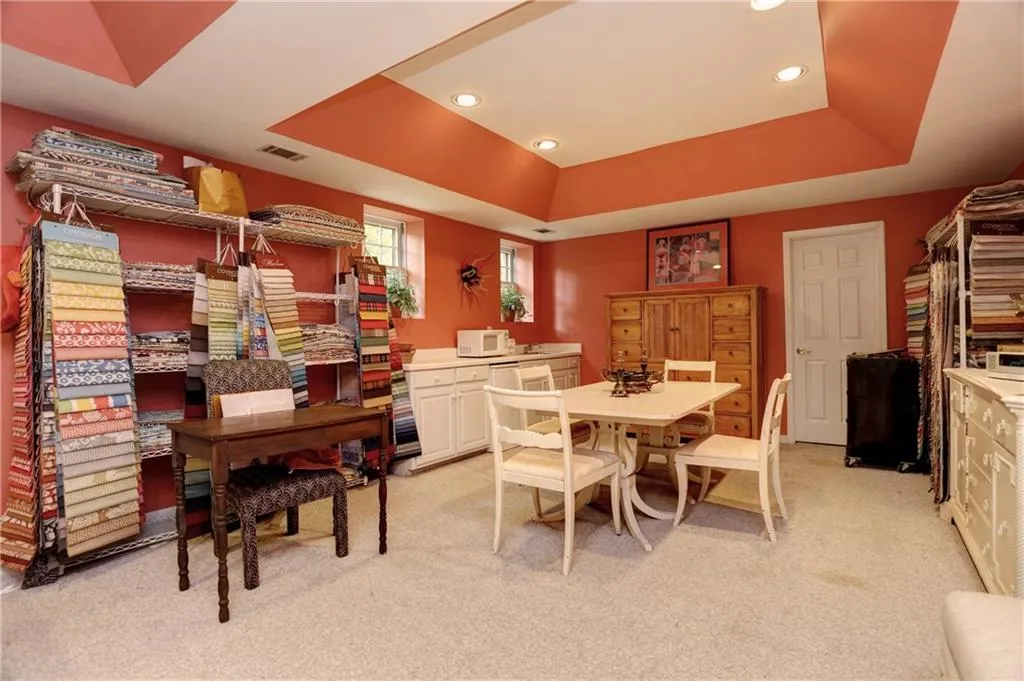 195 Ledgemont Court, Sandy Springs, Georgia 30342, 4 Bedrooms Bedrooms, ,4 BathroomsBathrooms,Residential,Sold,195 Ledgemont Court,5834641