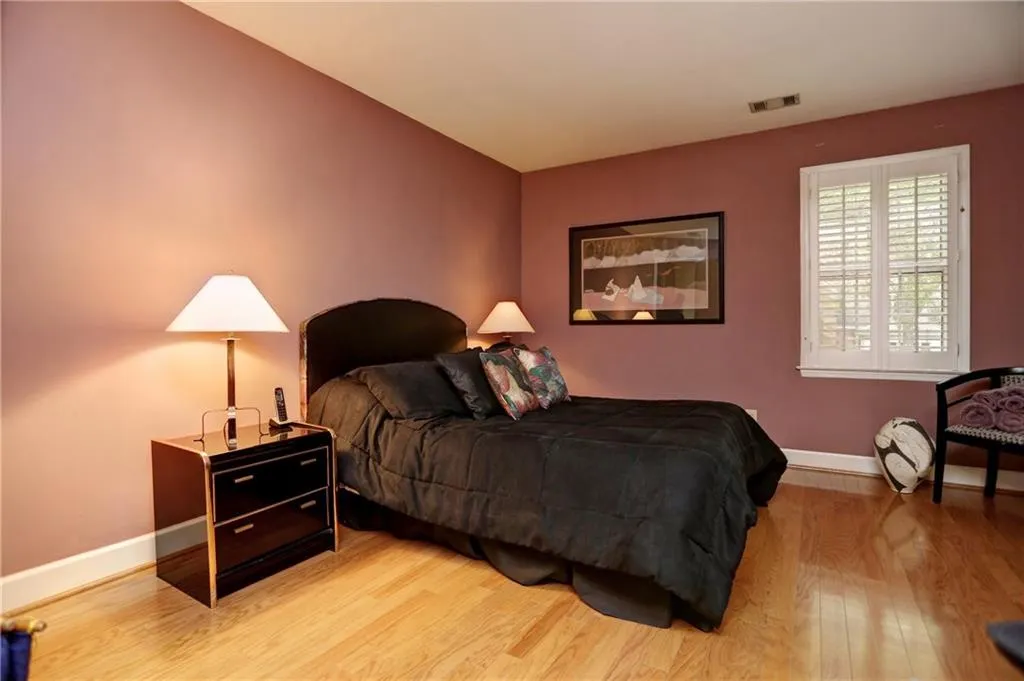 195 Ledgemont Court, Sandy Springs, Georgia 30342, 4 Bedrooms Bedrooms, ,4 BathroomsBathrooms,Residential,Sold,195 Ledgemont Court,5834641