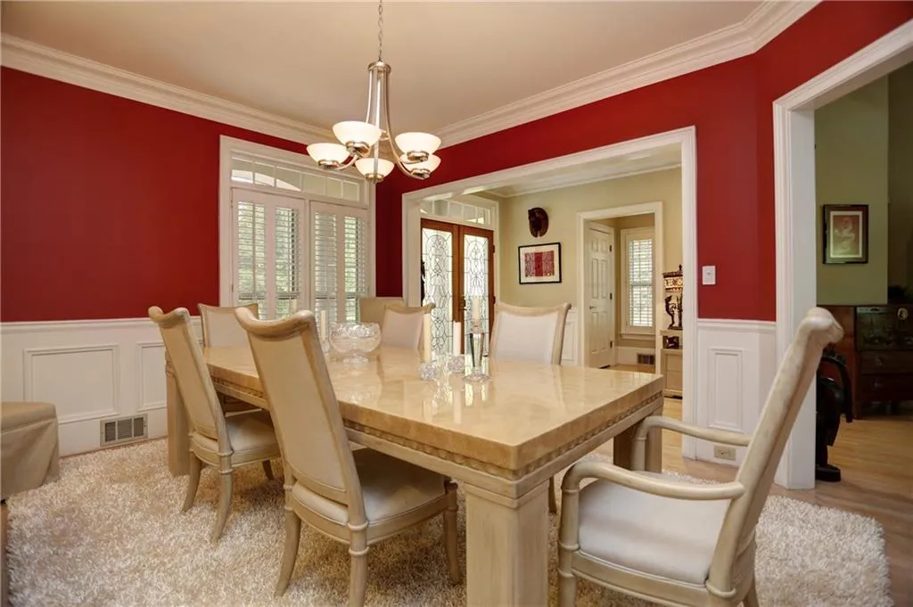 195 Ledgemont Court, Sandy Springs, Georgia 30342, 4 Bedrooms Bedrooms, ,4 BathroomsBathrooms,Residential,Sold,195 Ledgemont Court,5834641
