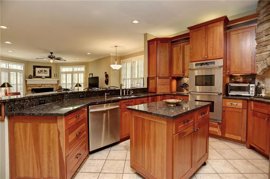 195 Ledgemont Court, Sandy Springs, Georgia 30342, 4 Bedrooms Bedrooms, ,4 BathroomsBathrooms,Residential,Sold,195 Ledgemont Court,5834641