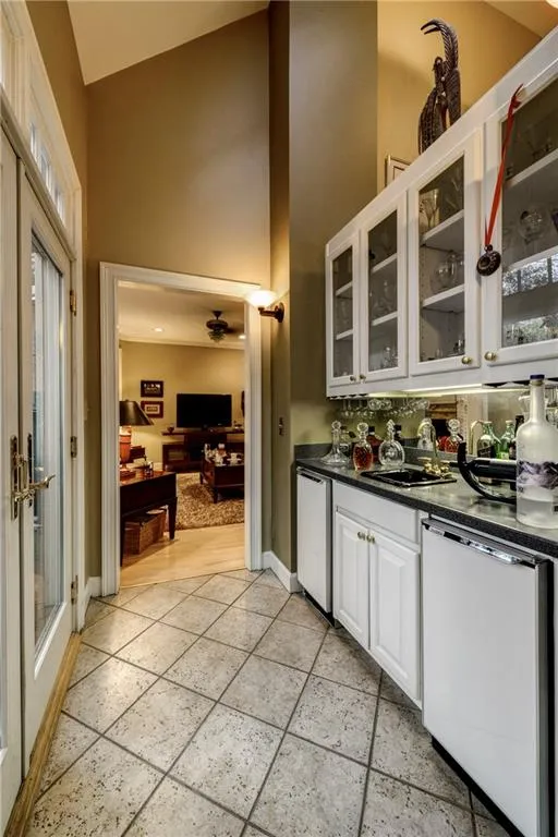 195 Ledgemont Court, Sandy Springs, Georgia 30342, 4 Bedrooms Bedrooms, ,4 BathroomsBathrooms,Residential,Sold,195 Ledgemont Court,5834641