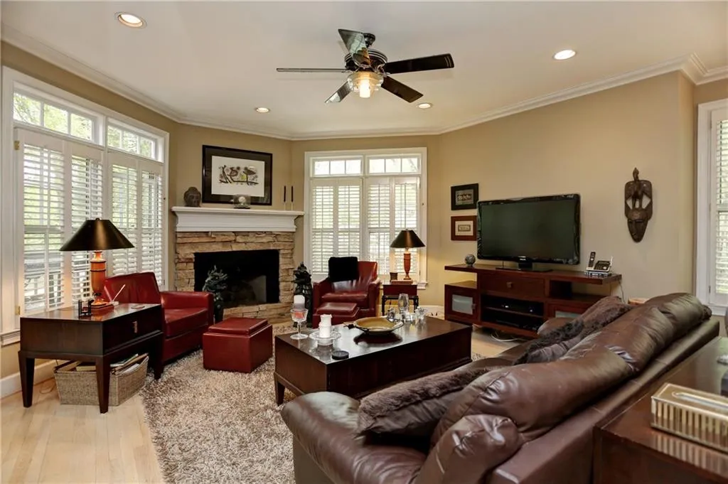 195 Ledgemont Court, Sandy Springs, Georgia 30342, 4 Bedrooms Bedrooms, ,4 BathroomsBathrooms,Residential,Sold,195 Ledgemont Court,5834641
