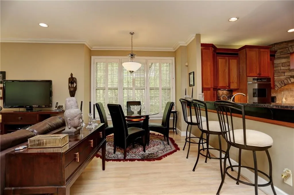 195 Ledgemont Court, Sandy Springs, Georgia 30342, 4 Bedrooms Bedrooms, ,4 BathroomsBathrooms,Residential,Sold,195 Ledgemont Court,5834641