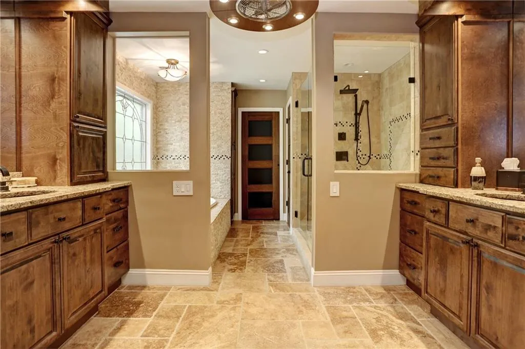 195 Ledgemont Court, Sandy Springs, Georgia 30342, 4 Bedrooms Bedrooms, ,4 BathroomsBathrooms,Residential,Sold,195 Ledgemont Court,5834641