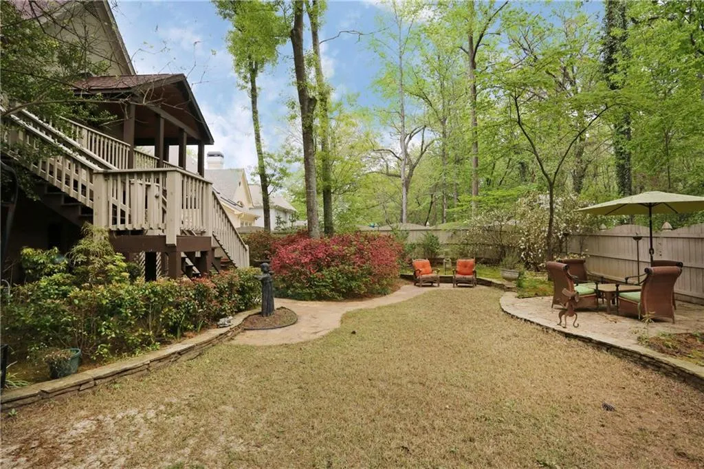 195 Ledgemont Court, Sandy Springs, Georgia 30342, 4 Bedrooms Bedrooms, ,4 BathroomsBathrooms,Residential,Sold,195 Ledgemont Court,5834641