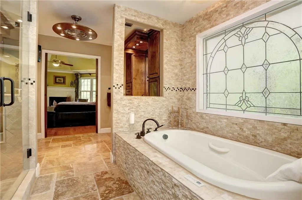 195 Ledgemont Court, Sandy Springs, Georgia 30342, 4 Bedrooms Bedrooms, ,4 BathroomsBathrooms,Residential,Sold,195 Ledgemont Court,5834641