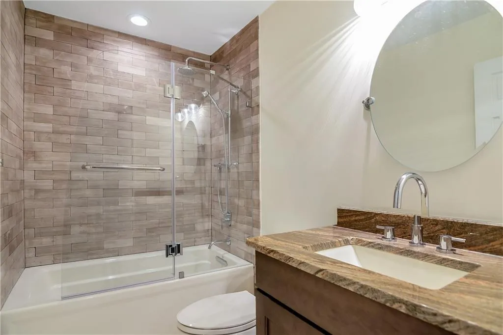 382 The Chace, Sandy Springs, Georgia 30328, 3 Bedrooms Bedrooms, ,3 BathroomsBathrooms,Residential,Sold,382 The Chace,6824449