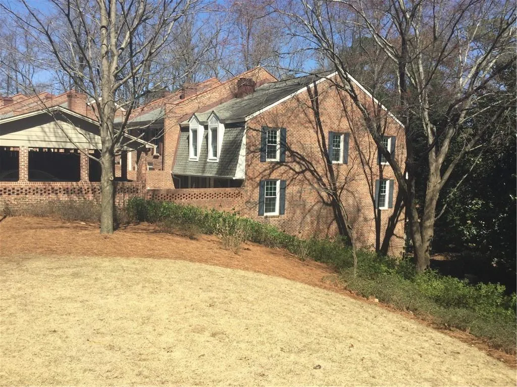 382 The Chace, Sandy Springs, Georgia 30328, 3 Bedrooms Bedrooms, ,3 BathroomsBathrooms,Residential,Sold,382 The Chace,6824449
