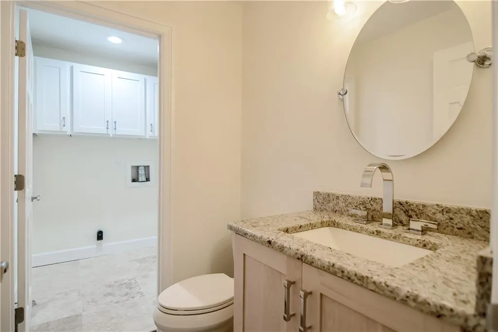 382 The Chace, Sandy Springs, Georgia 30328, 3 Bedrooms Bedrooms, ,3 BathroomsBathrooms,Residential,Sold,382 The Chace,6824449