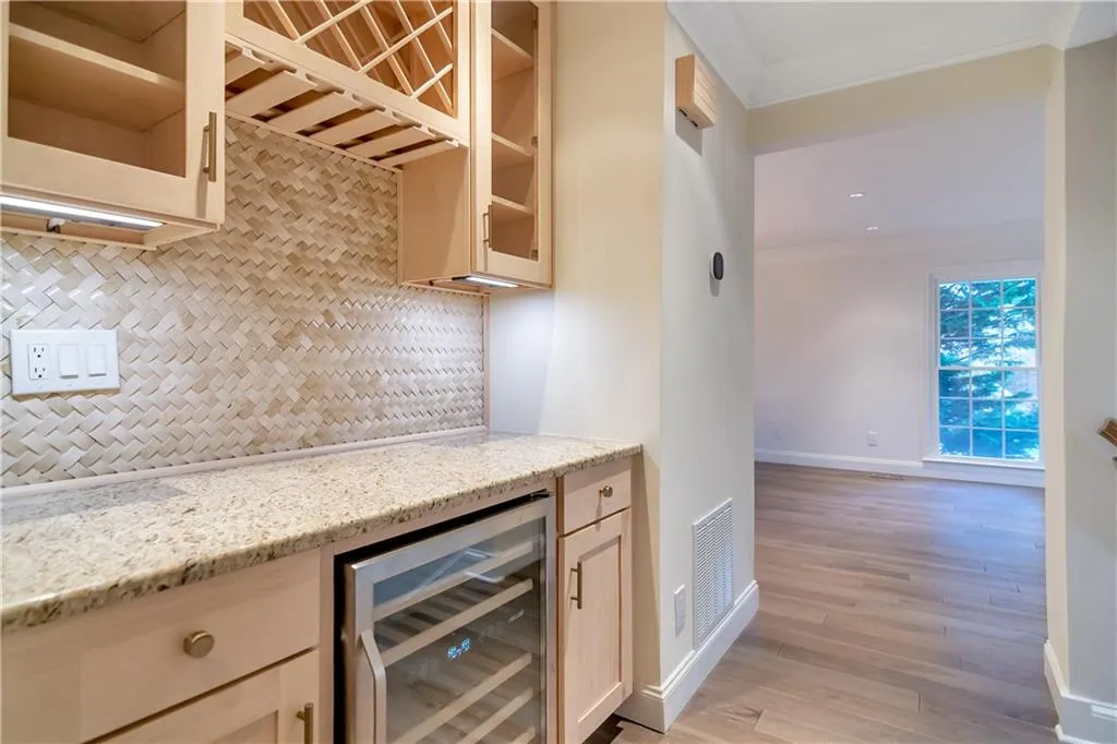 382 The Chace, Sandy Springs, Georgia 30328, 3 Bedrooms Bedrooms, ,3 BathroomsBathrooms,Residential,Sold,382 The Chace,6824449