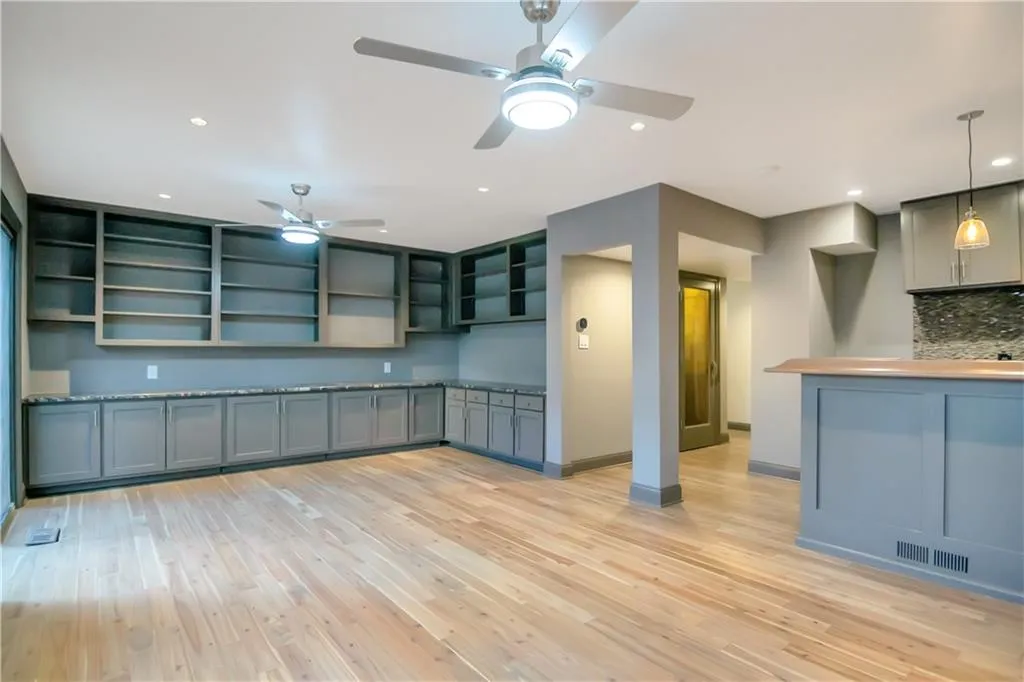 382 The Chace, Sandy Springs, Georgia 30328, 3 Bedrooms Bedrooms, ,3 BathroomsBathrooms,Residential,Sold,382 The Chace,6824449