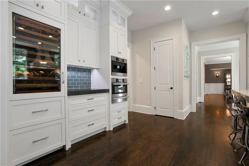 4848 Long Island Drive Ne, Atlanta, Georgia 30342, 5 Bedrooms Bedrooms, ,5 BathroomsBathrooms,Residential,Sold,4848 Long Island Drive Ne,6575449