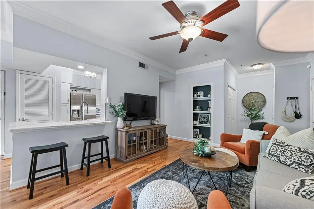 3777 Peachtree Road Ne Unit 1313, Brookhaven, Georgia 30319, 2 Bedrooms Bedrooms, ,1 BathroomBathrooms,Residential,For Sale,3777 Peachtree Road Ne Unit 1313,7591253