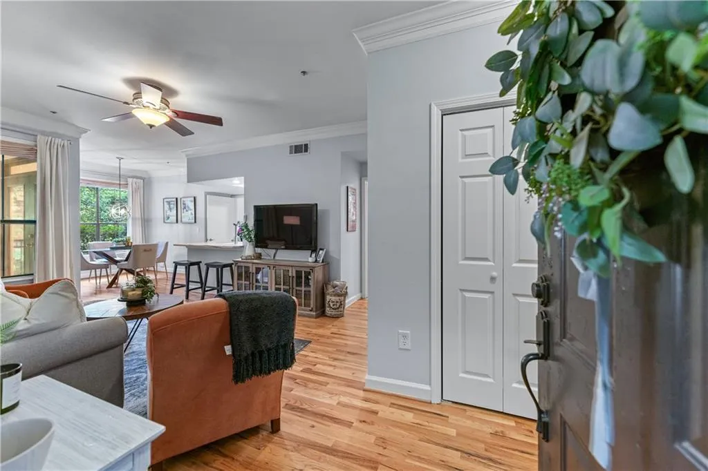 3777 Peachtree Road Ne Unit 1313, Brookhaven, Georgia 30319, 2 Bedrooms Bedrooms, ,1 BathroomBathrooms,Residential,For Sale,3777 Peachtree Road Ne Unit 1313,7591253