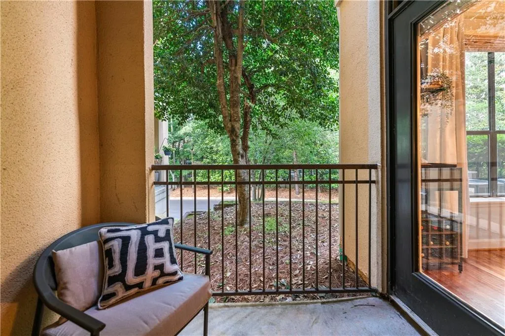 3777 Peachtree Road Ne Unit 1313, Brookhaven, Georgia 30319, 2 Bedrooms Bedrooms, ,1 BathroomBathrooms,Residential,For Sale,3777 Peachtree Road Ne Unit 1313,7591253
