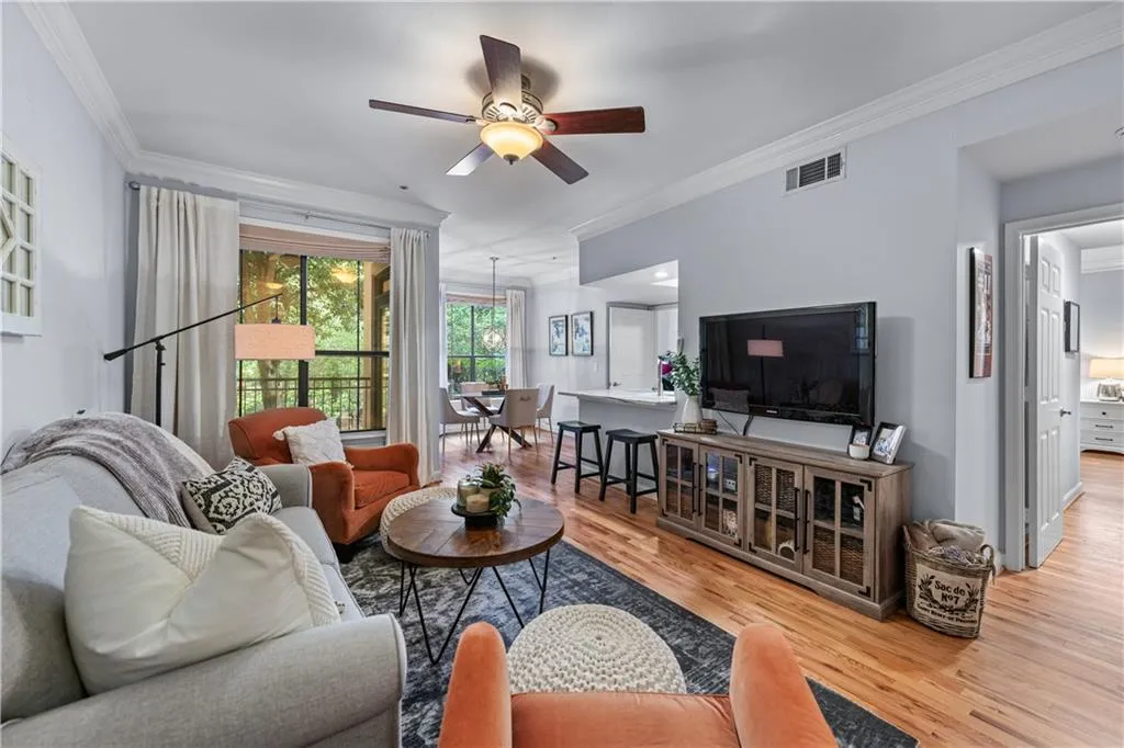 3777 Peachtree Road Ne Unit 1313, Brookhaven, Georgia 30319, 2 Bedrooms Bedrooms, ,1 BathroomBathrooms,Residential,For Sale,3777 Peachtree Road Ne Unit 1313,7591253