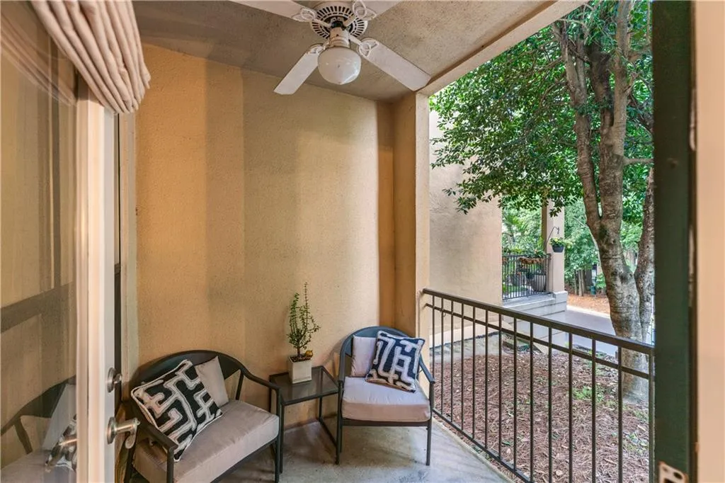 3777 Peachtree Road Ne Unit 1313, Brookhaven, Georgia 30319, 2 Bedrooms Bedrooms, ,1 BathroomBathrooms,Residential,For Sale,3777 Peachtree Road Ne Unit 1313,7591253