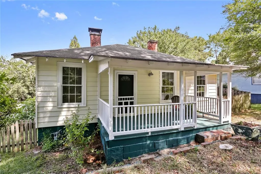 2887 Parrott Avenue Nw, Atlanta, Georgia 30318, 2 Bedrooms Bedrooms, ,1 BathroomBathrooms,Residential,Sold,2887 Parrott Avenue Nw,5742511