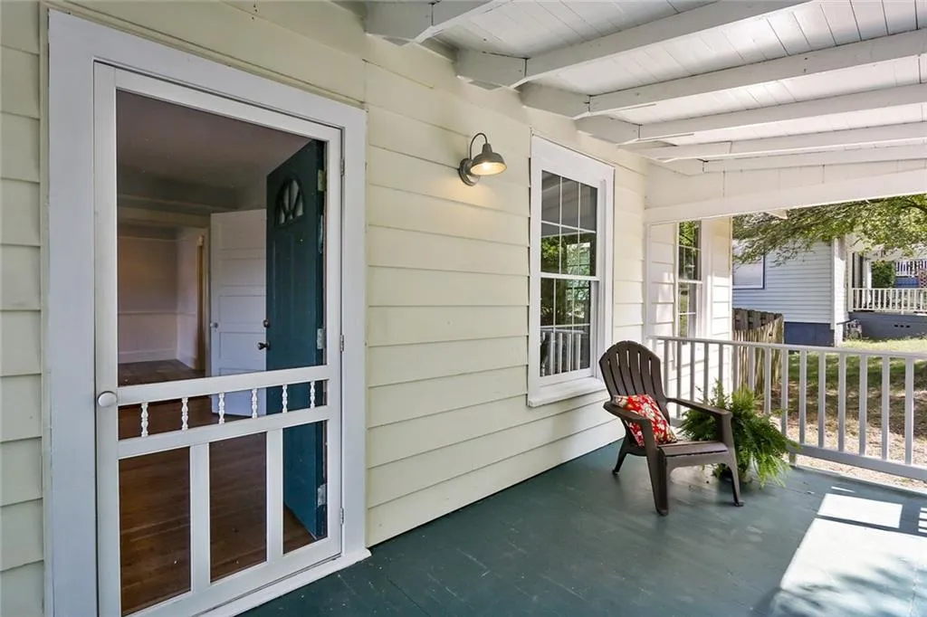 2887 Parrott Avenue Nw, Atlanta, Georgia 30318, 2 Bedrooms Bedrooms, ,1 BathroomBathrooms,Residential,Sold,2887 Parrott Avenue Nw,5742511
