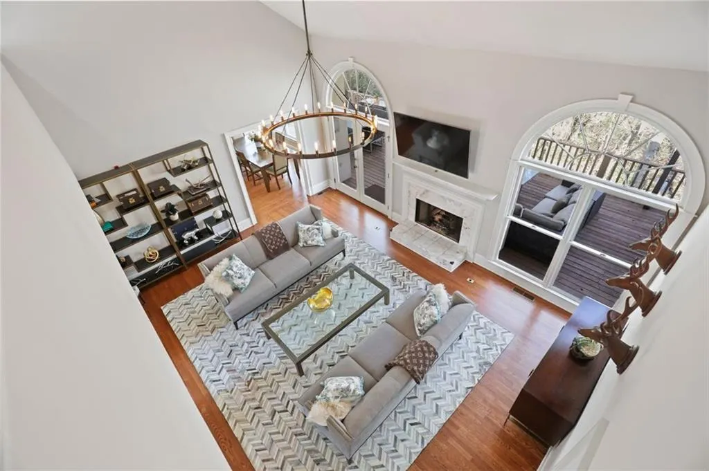 45 Battle Ridge Drive, Atlanta, Georgia 30342, 6 Bedrooms Bedrooms, ,4 BathroomsBathrooms,Residential,Sold,45 Battle Ridge Drive,7044235
