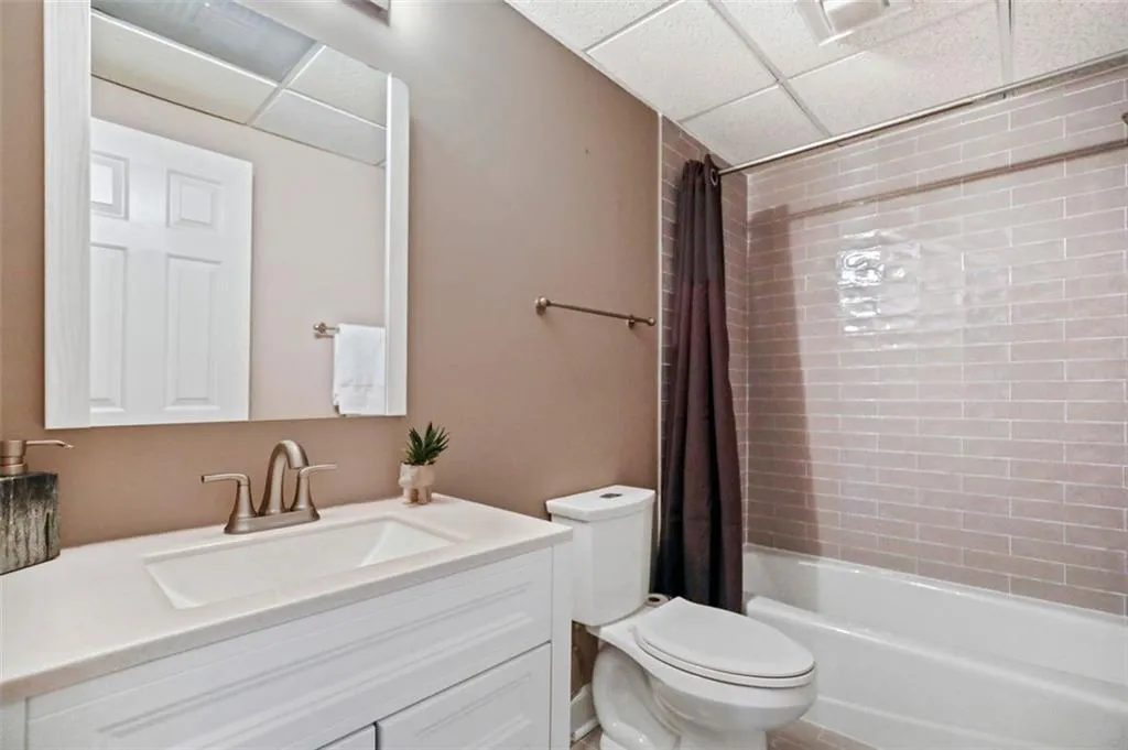 45 Battle Ridge Drive, Atlanta, Georgia 30342, 6 Bedrooms Bedrooms, ,4 BathroomsBathrooms,Residential,Sold,45 Battle Ridge Drive,7044235