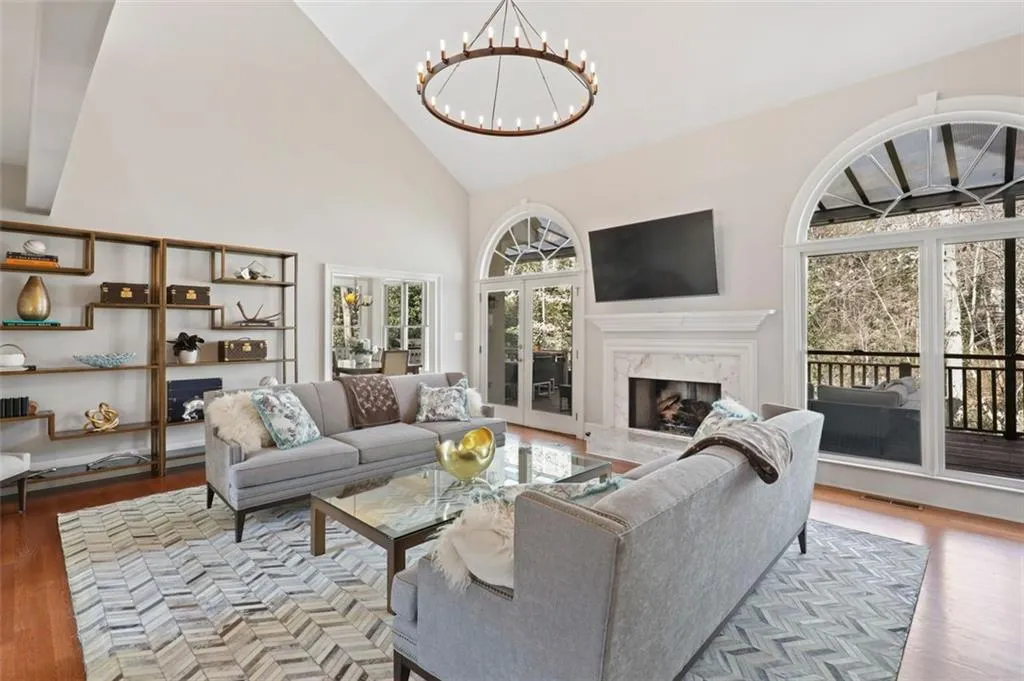 45 Battle Ridge Drive, Atlanta, Georgia 30342, 6 Bedrooms Bedrooms, ,4 BathroomsBathrooms,Residential,Sold,45 Battle Ridge Drive,7044235