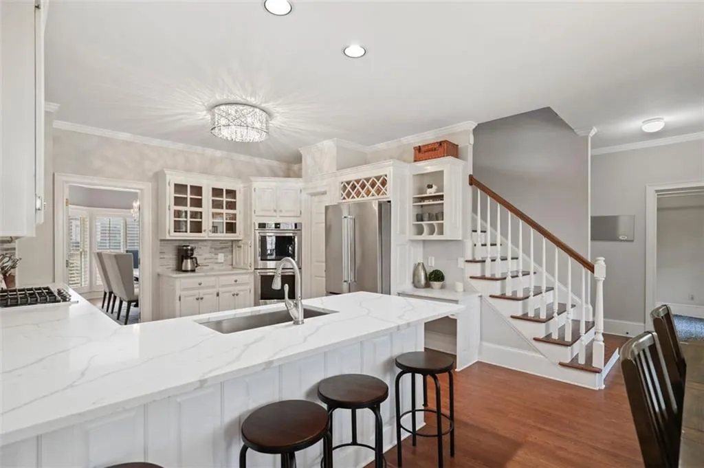 45 Battle Ridge Drive, Atlanta, Georgia 30342, 6 Bedrooms Bedrooms, ,4 BathroomsBathrooms,Residential,Sold,45 Battle Ridge Drive,7044235