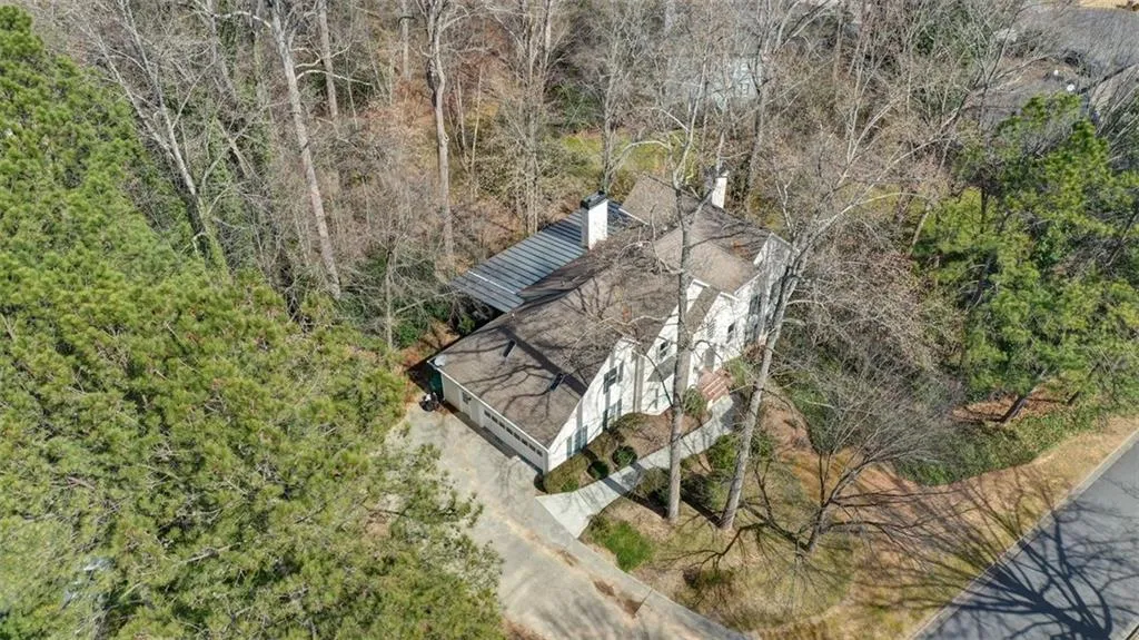 45 Battle Ridge Drive, Atlanta, Georgia 30342, 6 Bedrooms Bedrooms, ,4 BathroomsBathrooms,Residential,Sold,45 Battle Ridge Drive,7044235