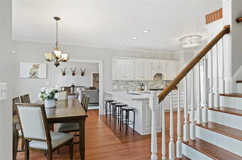 45 Battle Ridge Drive, Atlanta, Georgia 30342, 6 Bedrooms Bedrooms, ,4 BathroomsBathrooms,Residential,Sold,45 Battle Ridge Drive,7044235