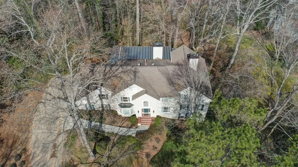 45 Battle Ridge Drive, Atlanta, Georgia 30342, 6 Bedrooms Bedrooms, ,4 BathroomsBathrooms,Residential,Sold,45 Battle Ridge Drive,7044235