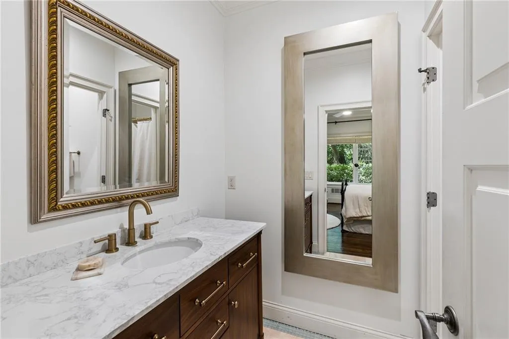 544 Hollydale Court Nw, Atlanta, Georgia 30342, 5 Bedrooms Bedrooms, 0 ,5 BathroomsBathrooms,Residential,For Sale,544 Hollydale Court Nw,7844783