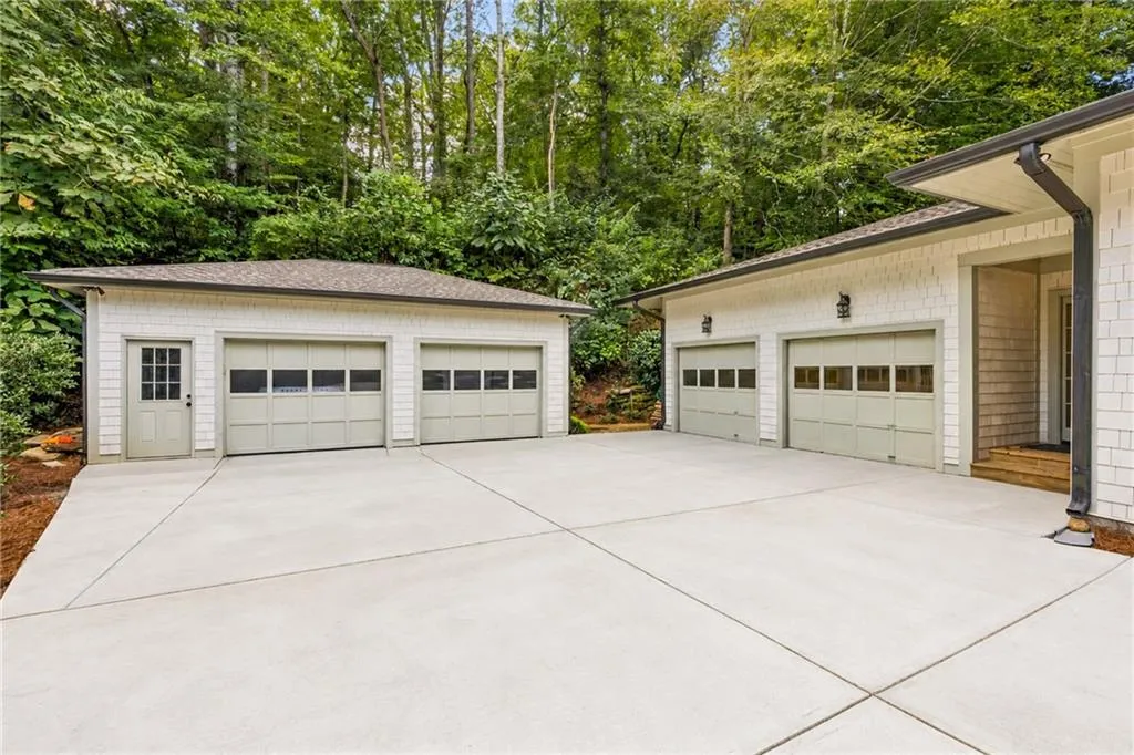 544 Hollydale Court Nw, Atlanta, Georgia 30342, 5 Bedrooms Bedrooms, 0 ,5 BathroomsBathrooms,Residential,For Sale,544 Hollydale Court Nw,7844783