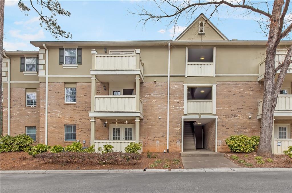 6900 Roswell Rd Unit 30 Q, Sandy Springs, Georgia 30328, 2 Bedrooms Bedrooms, ,2 BathroomsBathrooms,Residential,Sold,6900 Roswell Rd Unit 30 Q,7331492