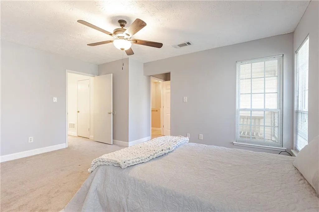 6822 Glenridge Drive Unit F, Sandy Springs, Georgia 30328, 2 Bedrooms Bedrooms, ,2 BathroomsBathrooms,Residential,Sold,6822 Glenridge Drive Unit F,7001853