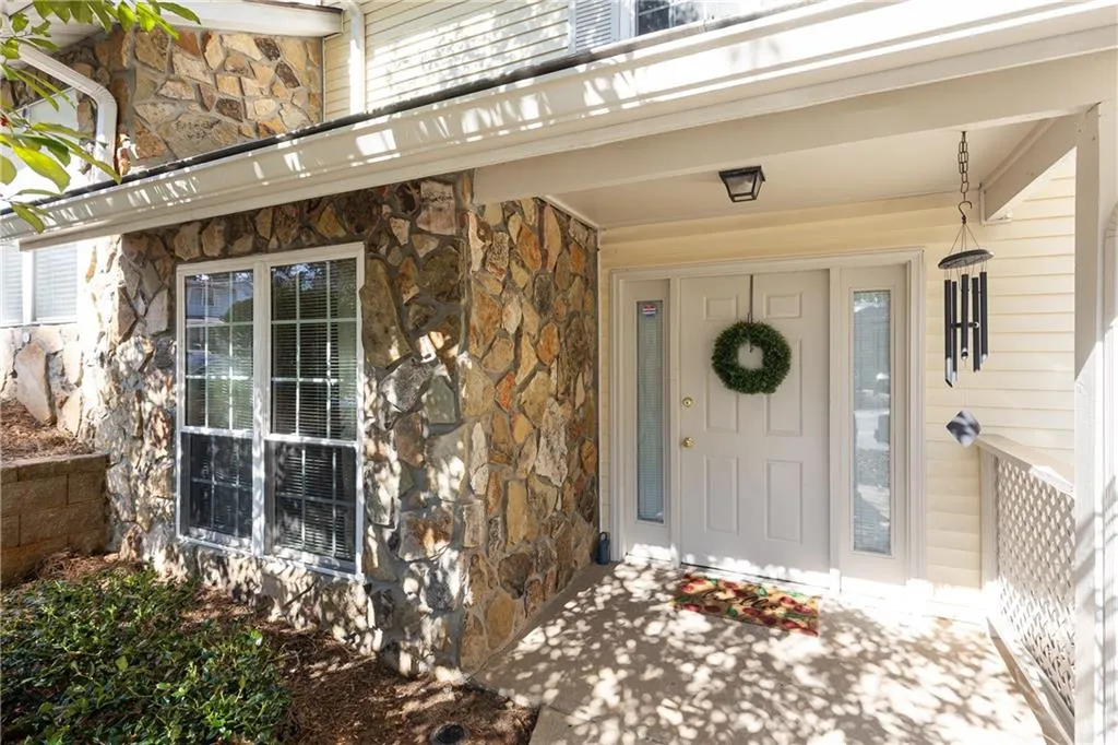 6822 Glenridge Drive Unit F, Sandy Springs, Georgia 30328, 2 Bedrooms Bedrooms, ,2 BathroomsBathrooms,Residential,Sold,6822 Glenridge Drive Unit F,7001853