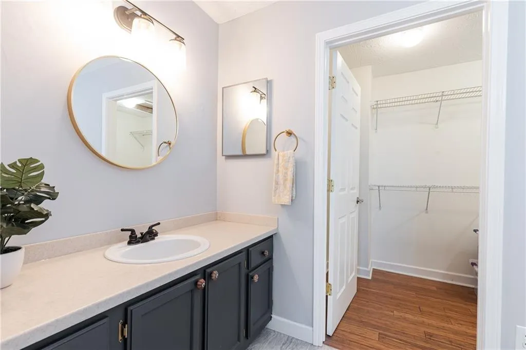 6822 Glenridge Drive Unit F, Sandy Springs, Georgia 30328, 2 Bedrooms Bedrooms, ,2 BathroomsBathrooms,Residential,Sold,6822 Glenridge Drive Unit F,7001853