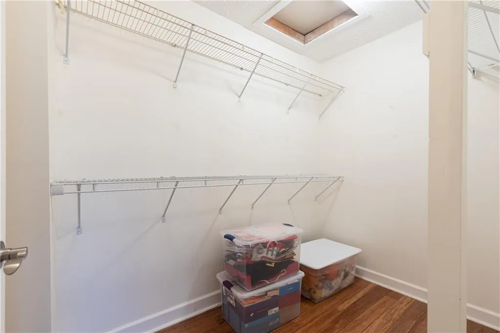 6822 Glenridge Drive Unit F, Sandy Springs, Georgia 30328, 2 Bedrooms Bedrooms, ,2 BathroomsBathrooms,Residential,Sold,6822 Glenridge Drive Unit F,7001853