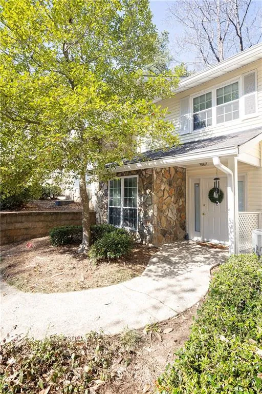 6822 Glenridge Drive Unit F, Sandy Springs, Georgia 30328, 2 Bedrooms Bedrooms, ,2 BathroomsBathrooms,Residential,Sold,6822 Glenridge Drive Unit F,7001853