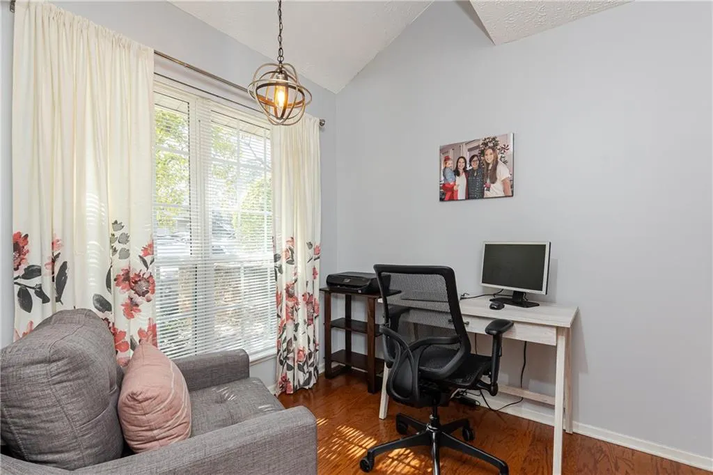 6822 Glenridge Drive Unit F, Sandy Springs, Georgia 30328, 2 Bedrooms Bedrooms, ,2 BathroomsBathrooms,Residential,Sold,6822 Glenridge Drive Unit F,7001853