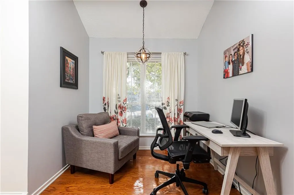 6822 Glenridge Drive Unit F, Sandy Springs, Georgia 30328, 2 Bedrooms Bedrooms, ,2 BathroomsBathrooms,Residential,Sold,6822 Glenridge Drive Unit F,7001853