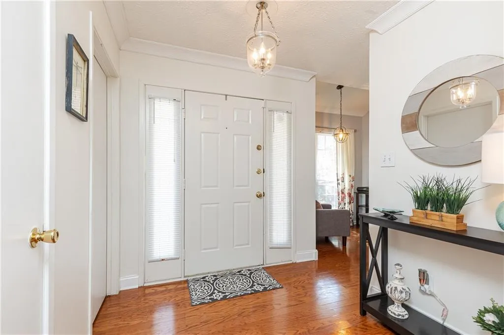 6822 Glenridge Drive Unit F, Sandy Springs, Georgia 30328, 2 Bedrooms Bedrooms, ,2 BathroomsBathrooms,Residential,Sold,6822 Glenridge Drive Unit F,7001853