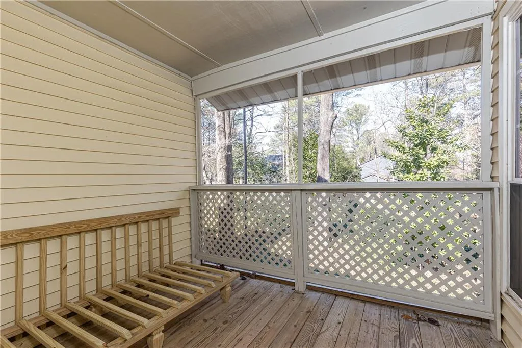 6822 Glenridge Drive Unit F, Sandy Springs, Georgia 30328, 2 Bedrooms Bedrooms, ,2 BathroomsBathrooms,Residential,Sold,6822 Glenridge Drive Unit F,7001853